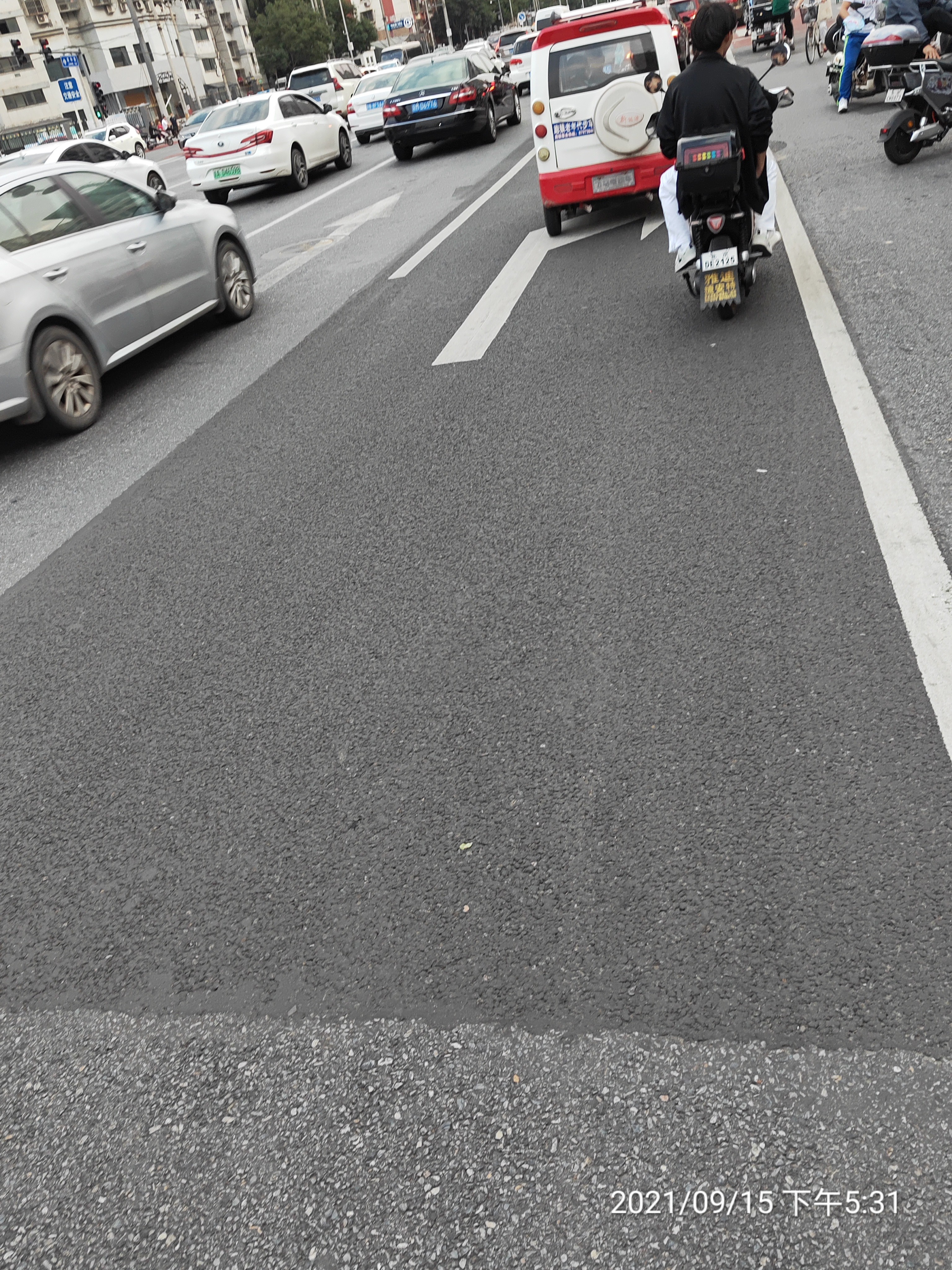 道路層間裂縫需及時(shí)處治！快使用嘉格抗裂貼
