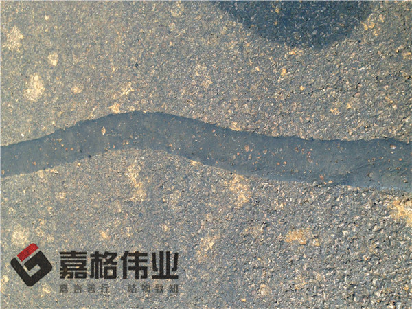 營口公路裂縫貼縫帶貼縫工地寫實